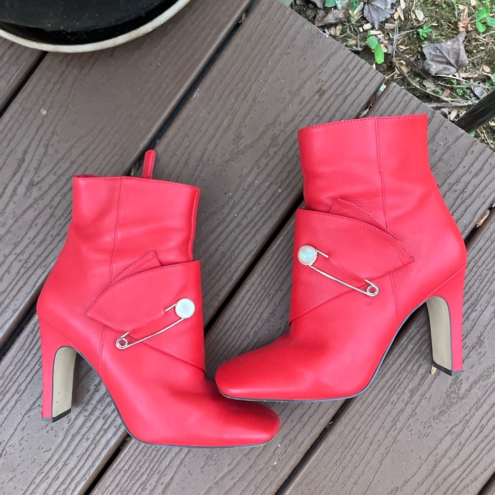 Nine West Red Heeled Boots with Sleek Design and Silver Zipper